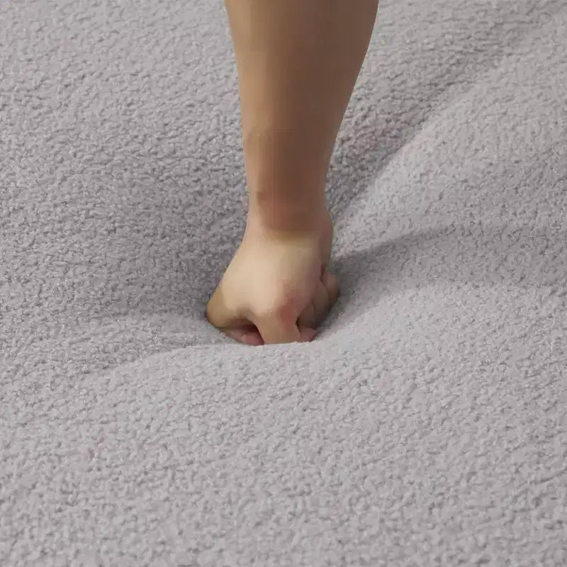 Divanetto curvo in velluto Teddy grigio/bianco, 2 posti