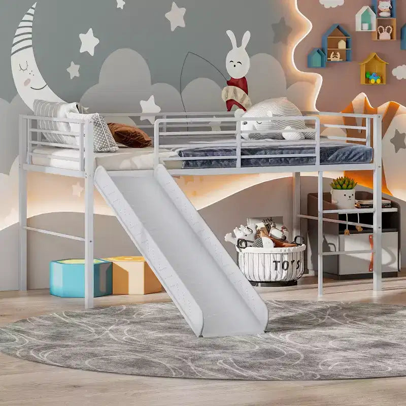 Letto a soppalco matrimoniale in metallo nero/argento/bianco con scivolo e scaletta, 1 bambino